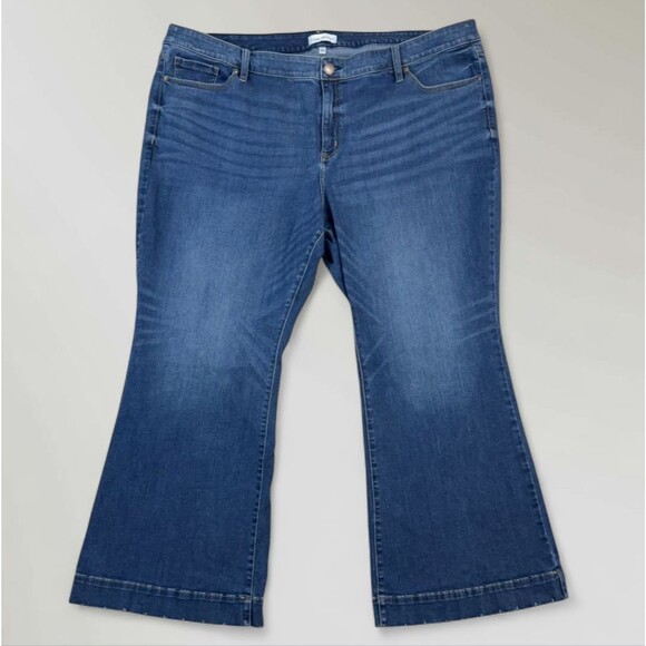 Lane Bryant Jeans Mid Rise Blue Flare Wide Leg Flex Magic Waist  Size 28 - Picture 1 of 10